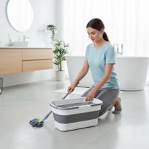 Balde Retrátil Dobrável 20 Litros Com Rodinhas 55x25cm Limpeza Casa e Escritorio