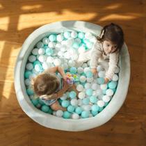 Ball Pit Nuby Velvet com 200 bolas para bebê com mais de 10 meses