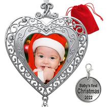 BANBERRY DESIGNS Primeiro Natal do Bebê - 2022 1º Enfeites de Imagem para Bebês Recém-Nascidos - Filigrana Coração em Forma de Foto Ornamento de Imagem - Lembranças de Enfeites de Natal do Bebê - Presente / Saco de Armazenamento Incluído