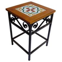 Banco de Ferro e Madeira Rústico com Ladrilho Hidráulico Azulejo Banco de Ferro e Madeira Rústico com Ladrilho Hidráulico Azulejo