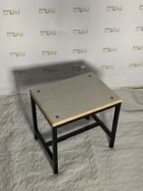 Banco Metálico com assento em MDF. Banco Metálico com assento em MDF.