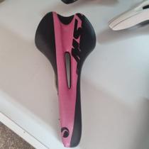 banco para bicicleta rosa