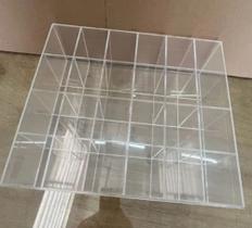 Bandeja Acrílico Cristal 3mm 33x30x9cm Com 24 Divisórias Colmeia