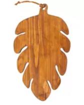 Bandeja de madeira em formato de folha