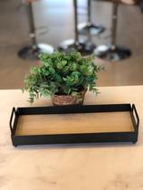 Bandeja De Metal C/Fundo MDF E Alça Retangular Preto Fosco Bandeja De Metal C/Fundo MDF E Alça Retangular Preto Fosco