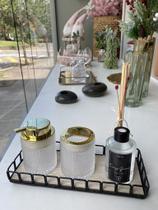 Bandeja de metal com fundo mdf