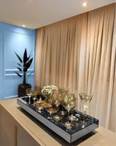 Bandeja Espelhada Fumê Taças Bebidas Luxo Decoração