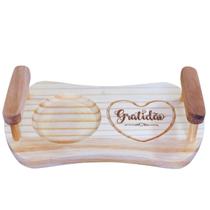 Bandeja Gratidão Madeira Pinus c/ espaço para servir
