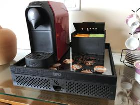 Bandeja Organizadora de Cápsulas E Suporte de Cafeteiras Três Corações Design Em Zeus MDF Bandeja Organizadora de Cápsulas E Suporte de Cafeteiras Três Corações Design Em Zeus MDF