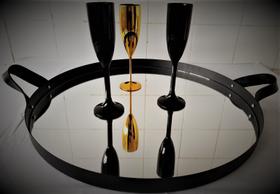 Bandeja Redonda Espelhada Decorativa 50 x 3mm Preto com Alça Preta Bandeja Redonda Espelhada Decorativa 50 x 3mm Preto com Alça Preta