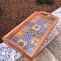 Bandeja Retangular com Ladrilhos Rustica Bandeja Retangular com Ladrilhos Rustica