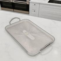 Bandeja Retangular Multiuso Decorativa Luxo com Alças Detalhadas Bandeja Retangular Multiuso Decorativa Luxo com Alças Detalhadas