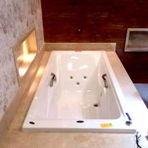 Banheira de Hidromassagem Roma Elegance 175cmx90cmx50cm em Gel Coat- 220V Mondialle