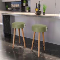 Banqueta Alta para Cozinha Base Madeira Kit 2 Dani Sintético PU Verde S02 - D'Rossi Banqueta Alta para Cozinha Base Madeira Kit 2 Dani Sintético PU Verde S02 - D'Rossi