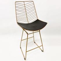 Banqueta média para Balcão maciça Bertoia Retrô cor Dourado fosco assento preto altura 60cm - Poltronas do Sul