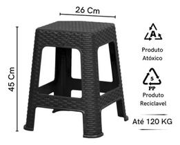 Banqueta plastica acabamento rattan suporta até 120kg