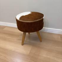 Banqueta Puff Redonda Em Couro Marrom E Branco - Envio Imediato Banqueta Puff Redonda Em Couro Marrom E Branco - Envio Imediato