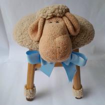 Banquinho de decoração infantil de ovelha
