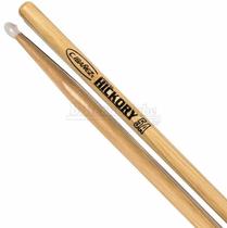 Baqueta C. Ibañez Hickory 5ANH Padrão 5A Clássica Ponta de Nylon com Madeira Made in USA Baqueta C. Ibañez Hickory 5ANH Padrão 5A Clássica Ponta de Nylon com Madeira Made in USA