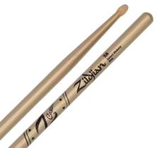 Baqueta Zildjian Limited Padrão 5A Gold Chroma 400th Anniversary Ponta de Madeira (16859) Z5ACG-ZC