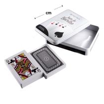 Baralho Duplo de PVC 108 Cartas Caixa de Metal Baralho Duplo de PVC 108 Cartas Caixa de Metal