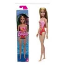 Barbie básica de maiô na praia Barbie básica de maiô na praia