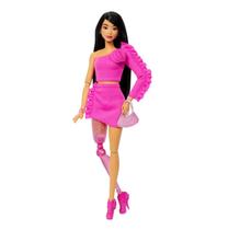 Barbie Fashionista Perna Protética Deluxe Cabelo Preto Barbie Fashionista Perna Protética Deluxe Cabelo Preto
