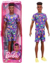 Barbie Ken Fashionistas Boneca 162 com cabelo moreno enraizado vestindo top roxo gráfico, shorts &amp sapatos amarelos, brinquedo para crianças de 3 a 8 anos de idade