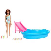 Barbie Piscina Com Boneca Maiô Verde Mattel Hrj75