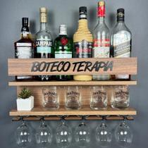 Barzinho de Parede para Whisky Cerveja Gin Boteco Terapia Cor Amadeirado Barzinho de Parede para Whisky Cerveja Gin Boteco Terapia Cor Amadeirado