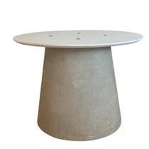 Base de Mesa de Jantar Cone Oval Concreto Maciço P/ tampo de 198x122 cm até 235x122 cm Base de Mesa de Jantar Cone Oval Concreto Maciço P/ tampo de 198x122 cm até 235x122 cm