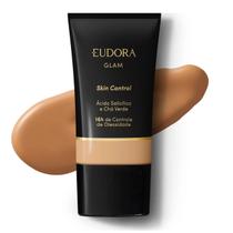 Base líquida fluída eudora glam skin control 30ml