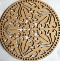 Base/Tampa MDF crochê/fio de malha arabesco Redonda - 30cm de Diâmetro