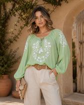 Bata Bordada Boho Chic Leveza, Elegância e Estilo Atemporal - M Bata Bordada Boho Chic Leveza, Elegância e Estilo Atemporal - M