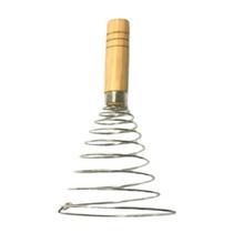 Batedor De Clara Aspiral Em Alumínio Com Cabo Em Madeira Batedor De Clara Aspiral Em Alumínio Com Cabo Em Madeira