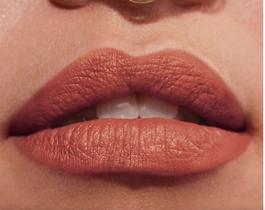 Batom Líquido Power Stay Matte 10h - Preciso, Longa Duração e Cores Impactantes Batom Líquido Power Stay Matte 10h - Preciso, Longa Duração e Cores Impactantes