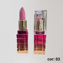 Batom Matte Astro Lips MiaMake Alta Pigmentação, Acabamento Fosco e Cores Vibrantes Batom Matte Astro Lips MiaMake Alta Pigmentação, Acabamento Fosco e Cores Vibrantes
