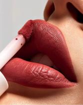 Batom Multifuncional Lip Blush - Alyce Gontijo Batom Multifuncional Lip Blush - Alyce Gontijo