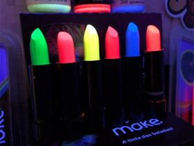 Batom Neon Brilha Maquiagem Fluorescente Brilha 5 Opções de Cores
