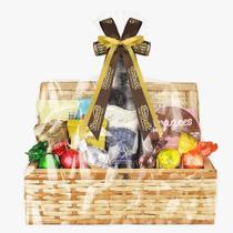 Baú com Chocolates Variados e Vinho Borússia Chocolates