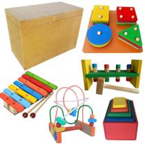 Baú de madeira + 5 brinquedos educativos de madeira