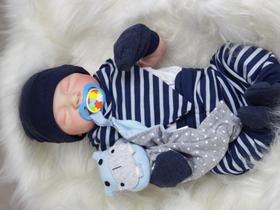 Bebê menino realista