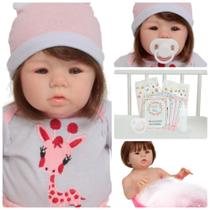 Bebê Reborn Cabelo Realista Fio a Fio com Roupinha Girafinha