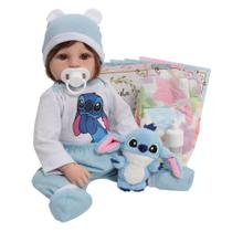 Bebê Reborn com Cabelo Castanho Fio a Fio Roupinha Stitch
