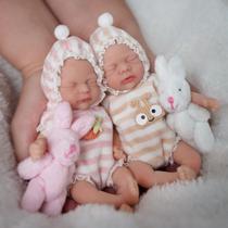 Bebê Reborn Gêmeos Menina e Menino Silicone Sólido Suave Boneca Brastoy 15cm Com Kit Roupa Acessórios Pelúcia Pode Tomar Banho