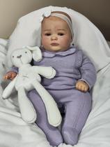 Bebê Reborn Gigante Realista 65cm Olhos Abertos Cabelo Pintado Corpo Suede Reforçado 2.5kg Enxoval Completo