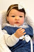 Bebê Reborn Menina Realista Cabelo Fio a Fio, Toma Banho e Enxoval Completo Certidão de Nascimento, 50cm de Altura