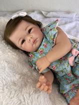 Bebê reborn menina realista com chupeta pode tomar banho