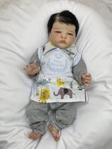 Bebê Reborn Menino Príncipe Ana Dolls 50cm, Corpo Inteiro Vinil Pode Tomar Banho, Cabelo Fio a Fio Enxoval de Saída Maternidade Bebê Reborn Menino Príncipe Ana Dolls 50cm, Corpo Inteiro Vinil Pode Tomar Banho, Cabelo Fio a Fio Enxoval de Saída Maternidade