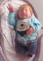 Bebê reborn menino realista menino dormindo
